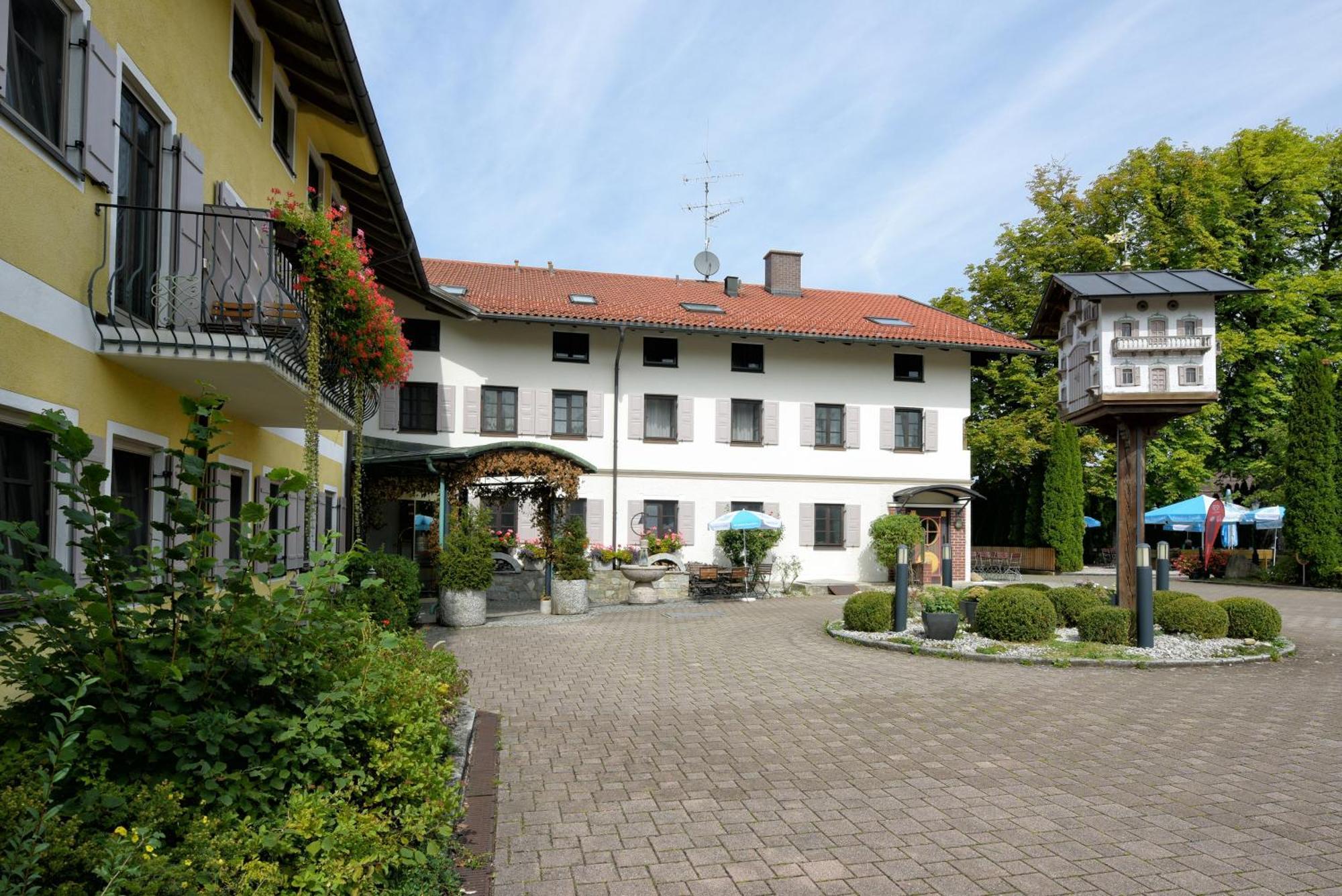 Hotel Neuwirt Sauerlach Bagian luar foto